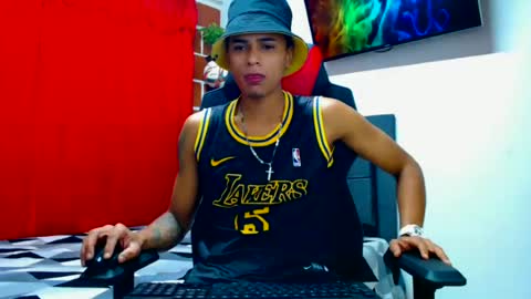 Snapshot of cristiantayron chatting on 4, 7, 2026 cristian online show from 4, 7, 2026