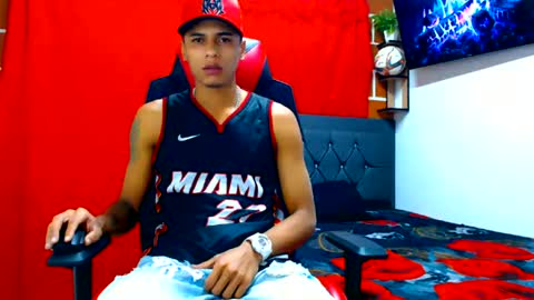 Snapshot of cristiantayron chatting on 6, 7, 2026 cristian online show from 6, 7, 2026