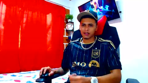 Snapshot of cristiantayron chatting on 28, 7, 2026 cristian online show from 28, 7, 2026