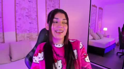 Snapshot of cristin_collins chatting on 1, 6, 2026 C R I S T I N online show from 1, 6, 2026