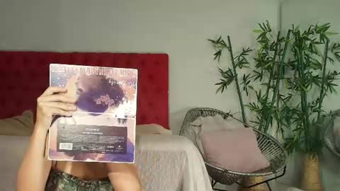 Snapshot of cristina_aznar chatting on 10, 7, 2026 Cris online show from 10, 7, 2026