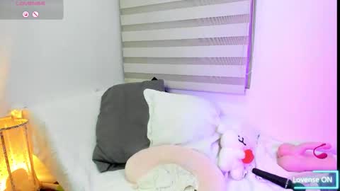 Snapshot of cristinalaurent2 chatting on 6, 11, 2025 Cristina Laurent online show from 6, 11, 2025