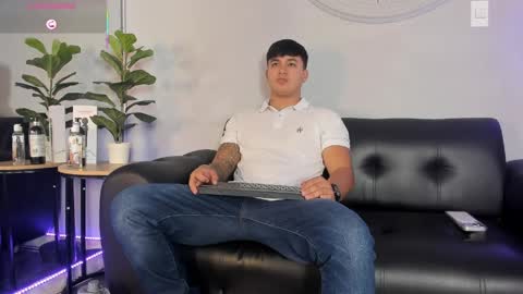 Cristopher online show from 7, 4, 2026