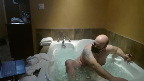 Uhmmwho online show from 24, 2, 2025