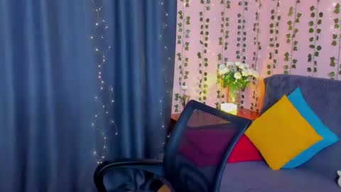 Snapshot of cross_the_line chatting on 24, 6, 2026 xx Amina xx online show from 24, 6, 2026