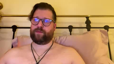 Snapshot of crouchendtiger chatting on 5, 11, 2025 crouchendtiger online show from 5, 11, 2025