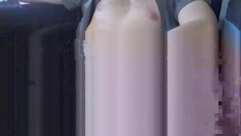 crouchininyourpeapatch online show from 8, 11, 2025