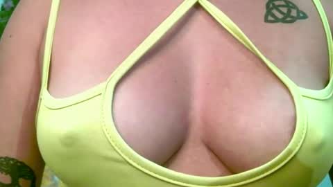 crysrus online show from 15, 4, 2026