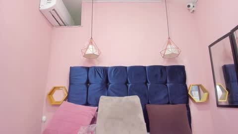 crystal_butterfly1 online show from 14, 11, 2025