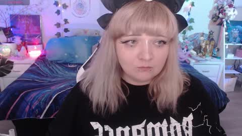   online show from 8, 9, 2025