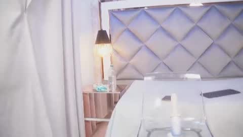 Snapshot of crystal_gilton chatting on 10, 7, 2026 crystal_gilton online show from 10, 7, 2026
