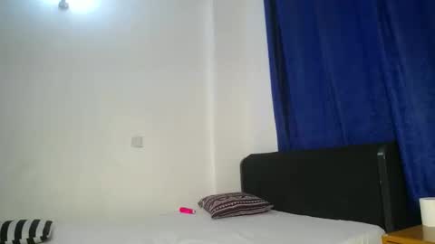 Snapshot of crystal_lisa chatting on 21, 4, 2026 lisa online show from 21, 4, 2026