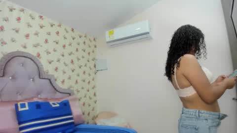 Milf Latina online show from 16, 5, 2026