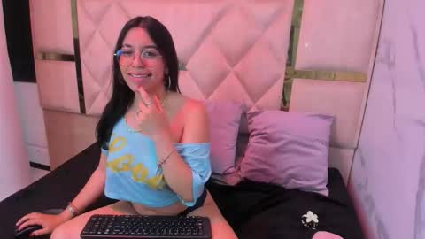 Snapshot of crystalallure chatting on 11, 6, 2026 crystalallure online show from 11, 6, 2026