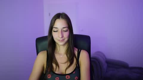 Snapshot of crystalbrunette18 chatting on 1, 6, 2026 Crystalbrunette18 online show from 1, 6, 2026