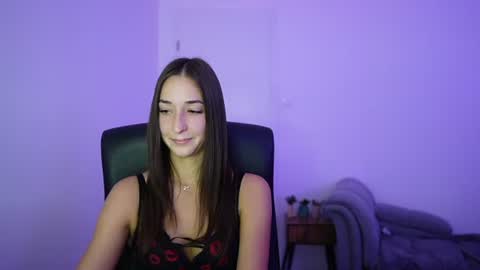 Snapshot of crystalbrunette18 chatting on 21, 6, 2026 Crystalbrunette18 online show from 21, 6, 2026