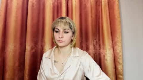 Snapshot of crystalfever_ chatting on 16, 5, 2026 Mary online show from 16, 5, 2026