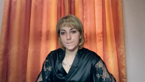 Snapshot of crystalfever_ chatting on 18, 5, 2026 Mary online show from 18, 5, 2026