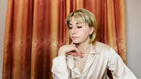 Snapshot of crystalfever_ chatting on 18, 5, 2026 Mary online show from 18, 5, 2026