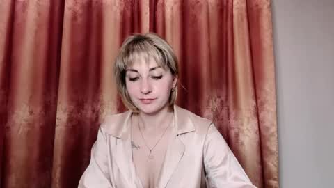 Snapshot of crystalfever_ chatting on 20, 5, 2026 Mary online show from 20, 5, 2026