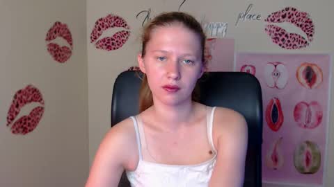 Snapshot of crystalgirl__ chatting on 27, 5, 2026 Stella online show from 27, 5, 2026