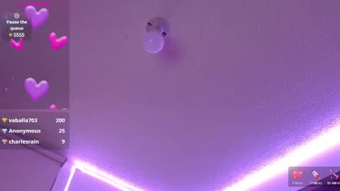 Snapshot of crystalitesq chatting on 8, 2, 2025 Olivia  online show from 8, 2, 2025