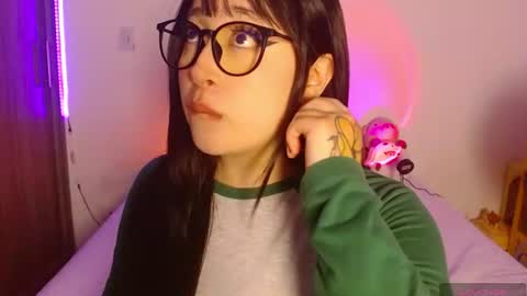 Snapshot of crystalitesq chatting on 24, 6, 2026 Olivia online show from 24, 6, 2026