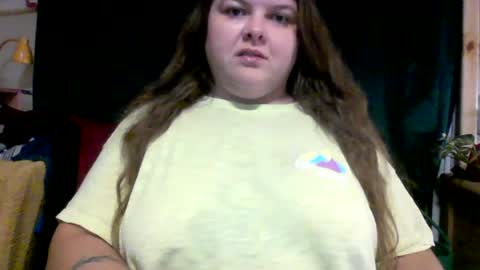 Snapshot of crystalizzzee chatting on 25, 7, 2026 Herekittykitty69 online show from 25, 7, 2026