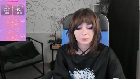 Snapshot of crystallbloom chatting on 16, 9, 2025 crystallbloom online show from 16, 9, 2025