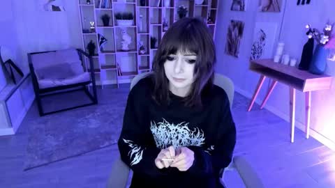 Snapshot of crystallbloom chatting on 1, 10, 2025 crystallbloom online show from 1, 10, 2025