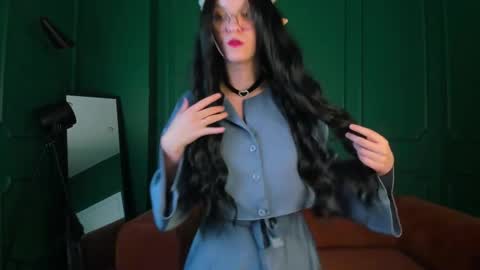 Snapshot of crystallglow chatting on 5, 2, 2026 Kitty online show from 5, 2, 2026