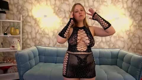 crystallpaws_ online show from 12, 3, 2026