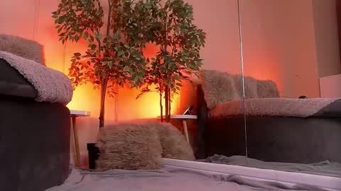 Snapshot of crystallred chatting on 13, 11, 2025 crystallred online show from 13, 11, 2025