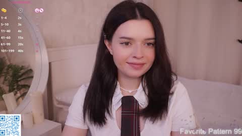 Snapshot of cuddlebyyou chatting on 25, 11, 2025 Ellie online show from 25, 11, 2025