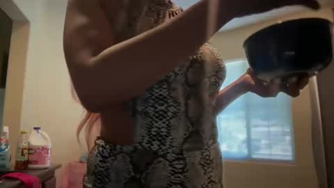 cum2charmxx online show from 3, 3, 2026