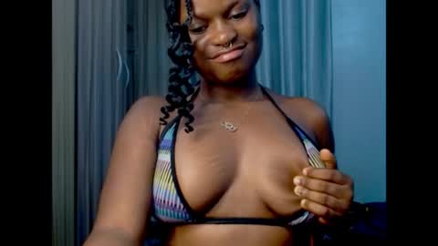 Snapshot of cum_ebony_petitxx chatting on 25, 4, 2026 cath online show from 25, 4, 2026