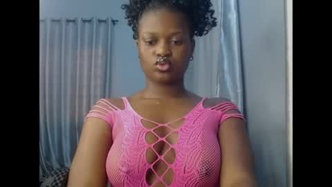 Snapshot of cum_ebony_petitxx chatting on 3, 5, 2026 cath online show from 3, 5, 2026