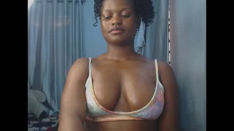 Snapshot of cum_ebony_petitxx chatting on 5, 5, 2026 cath online show from 5, 5, 2026