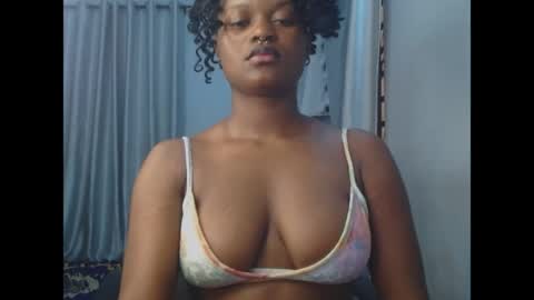 Snapshot of cum_ebony_petitxx chatting on 6, 5, 2026 cath online show from 6, 5, 2026