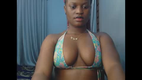Snapshot of cum_ebony_petitxx chatting on 18, 5, 2026 cath online show from 18, 5, 2026