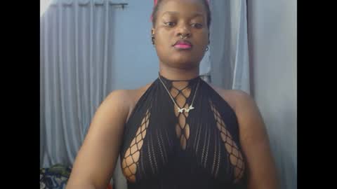 Snapshot of cum_ebony_petitxx chatting on 25, 5, 2026 cath online show from 25, 5, 2026