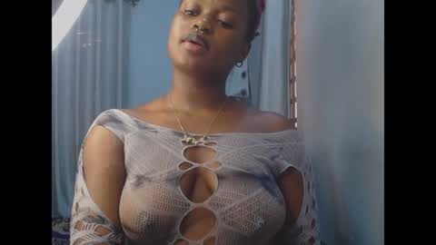 Snapshot of cum_ebony_petitxx chatting on 31, 5, 2026 cath online show from 31, 5, 2026