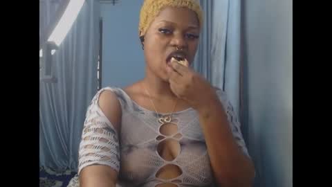 Snapshot of cum_ebony_petitxx chatting on 12, 6, 2026 cath online show from 12, 6, 2026