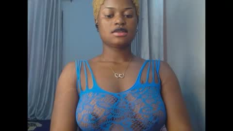Snapshot of cum_ebony_petitxx chatting on 20, 6, 2026 cath online show from 20, 6, 2026