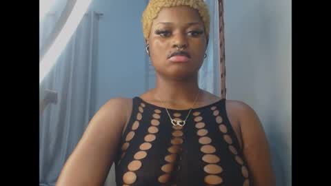 Snapshot of cum_ebony_petitxx chatting on 24, 6, 2026 cath online show from 24, 6, 2026