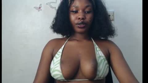 Snapshot of cum_ebony_xxxpetit chatting on 2, 7, 2026 Teeha online show from 2, 7, 2026