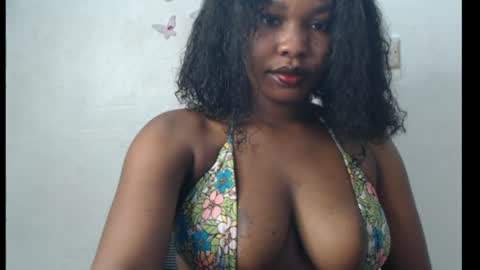 Snapshot of cum_ebony_xxxpetit chatting on 7, 7, 2026 Teeha online show from 7, 7, 2026