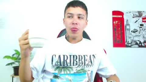 cumandres online show from 30, 3, 2026