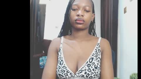 Snapshot of cumebony_petit chatting on 20, 4, 2026 cumebony_petit online show from 20, 4, 2026