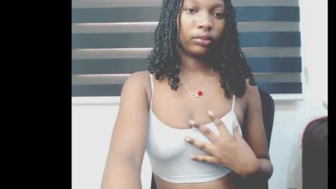 Snapshot of cumebony_petit chatting on 3, 5, 2026 cumebony_petit online show from 3, 5, 2026